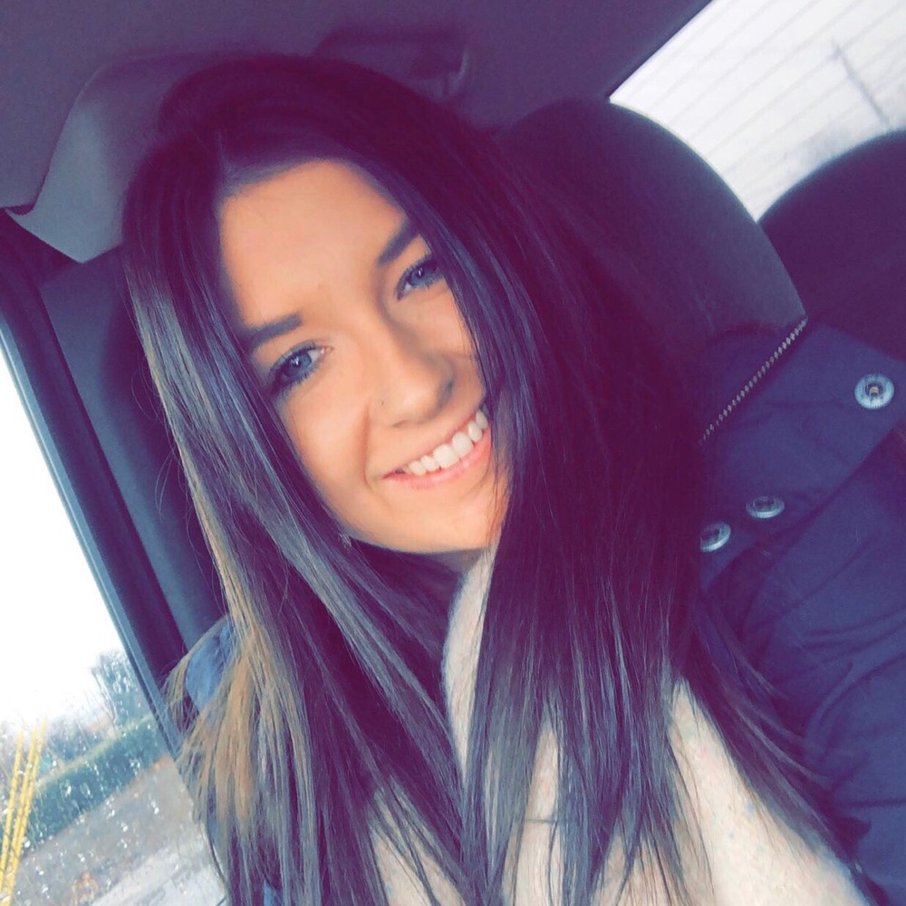 Meet your Posher, Makayla